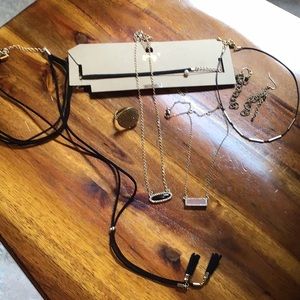 Bundle of gold tone jewelry 7 pcs